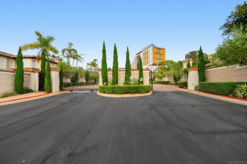 9753 Keeneland Row La Jolla, CA 92037