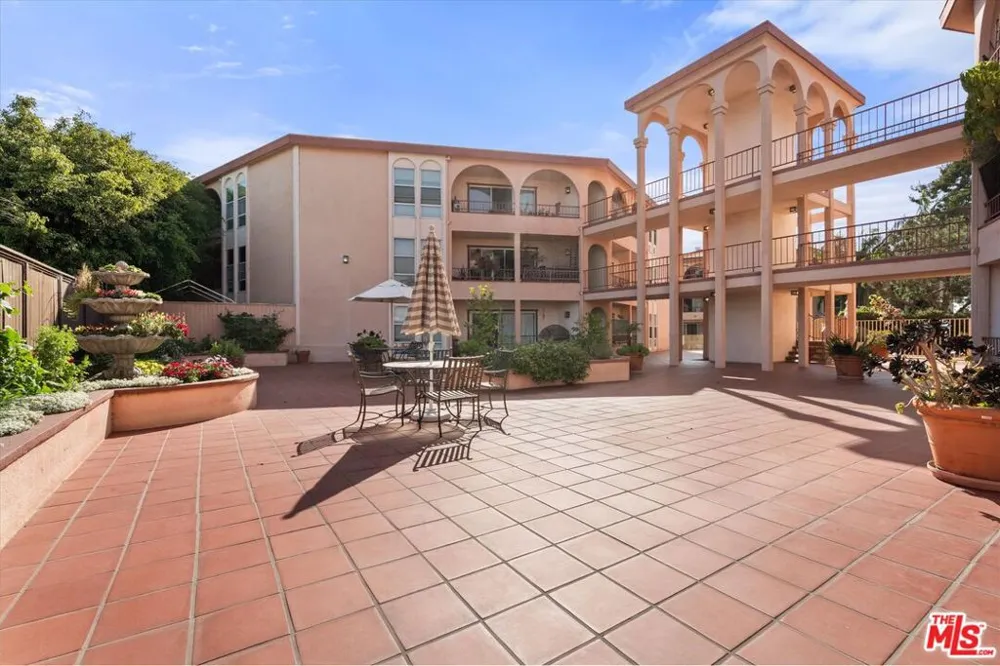 2025 4th Street #302A Santa Monica, CA 90405