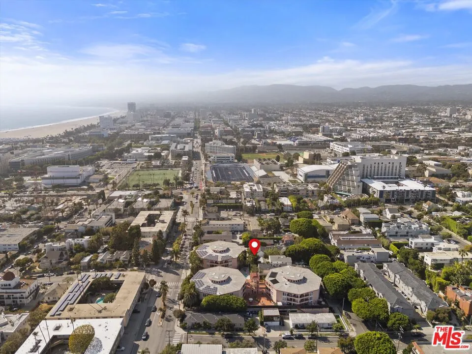2025 4th Street #302A Santa Monica, CA 90405