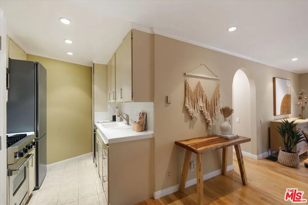 2025 4th Street #302A Santa Monica, CA 90405