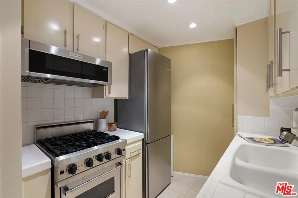 2025 4th Street #302A Santa Monica, CA 90405