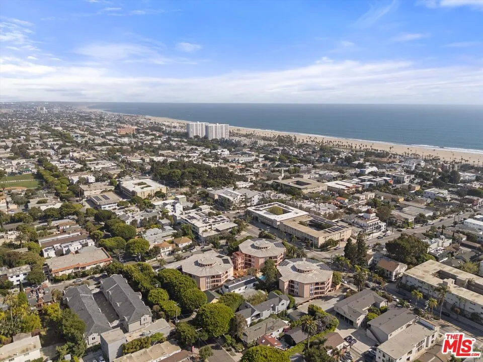 2025 4th Street #302A Santa Monica, CA 90405