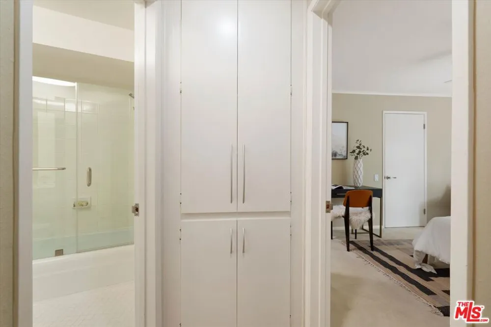2025 4th Street #302A Santa Monica, CA 90405