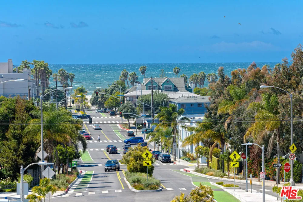 2025 4th Street #302A Santa Monica, CA 90405