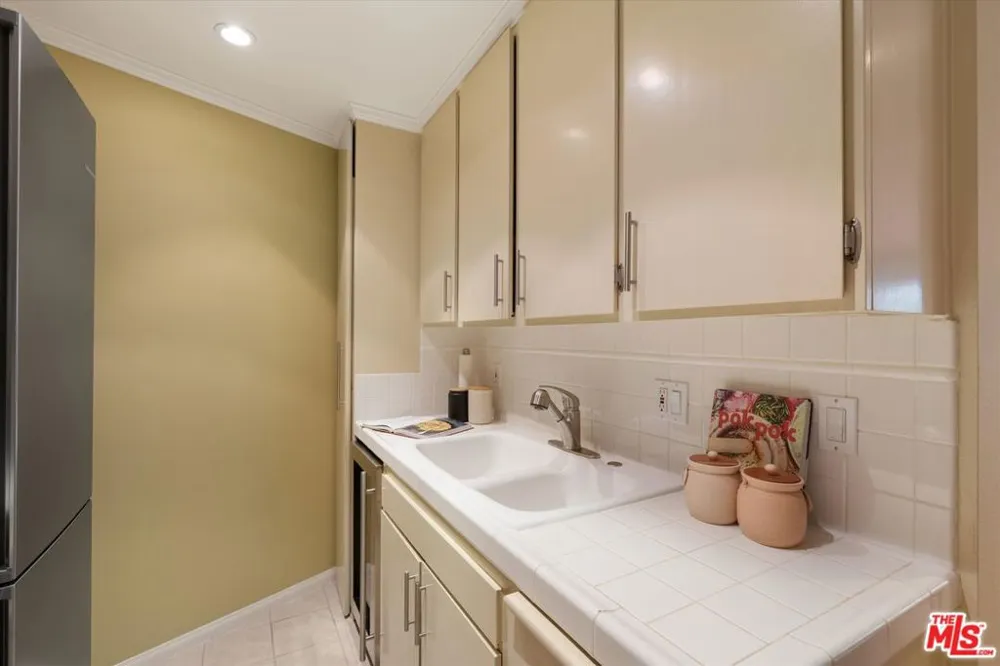 2025 4th Street #302A Santa Monica, CA 90405