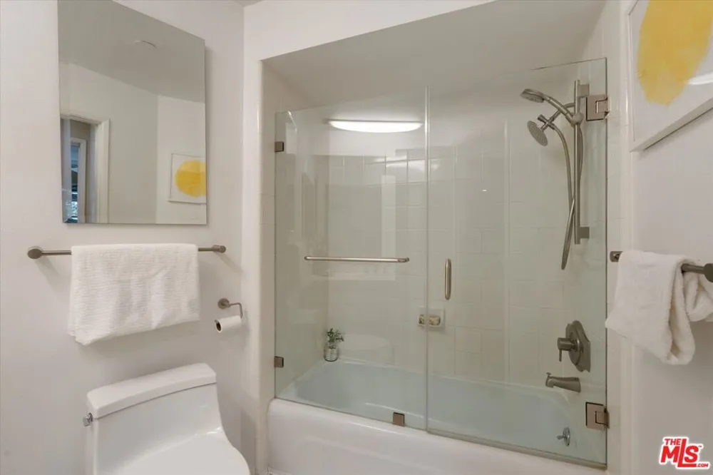 2025 4th Street #302A Santa Monica, CA 90405
