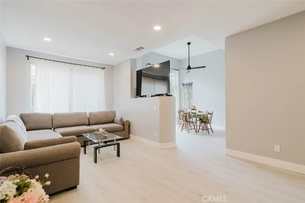 27631 Iris Place Castaic, CA 91384