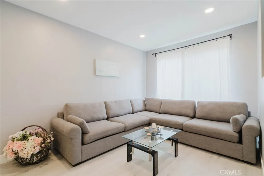 27631 Iris Place Castaic, CA 91384