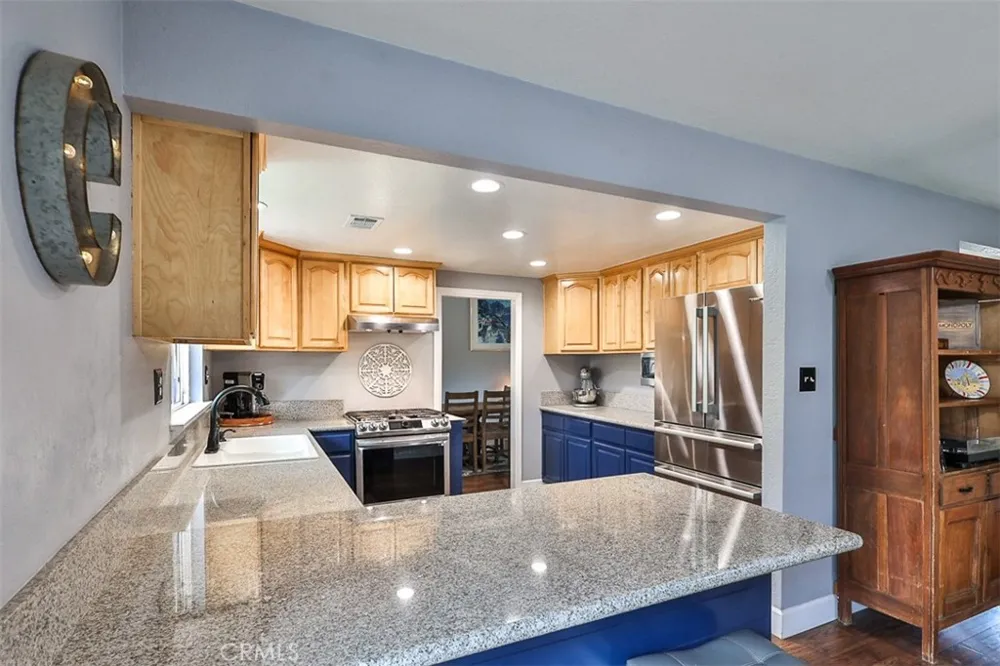1421 E 15th Upland, CA 91786