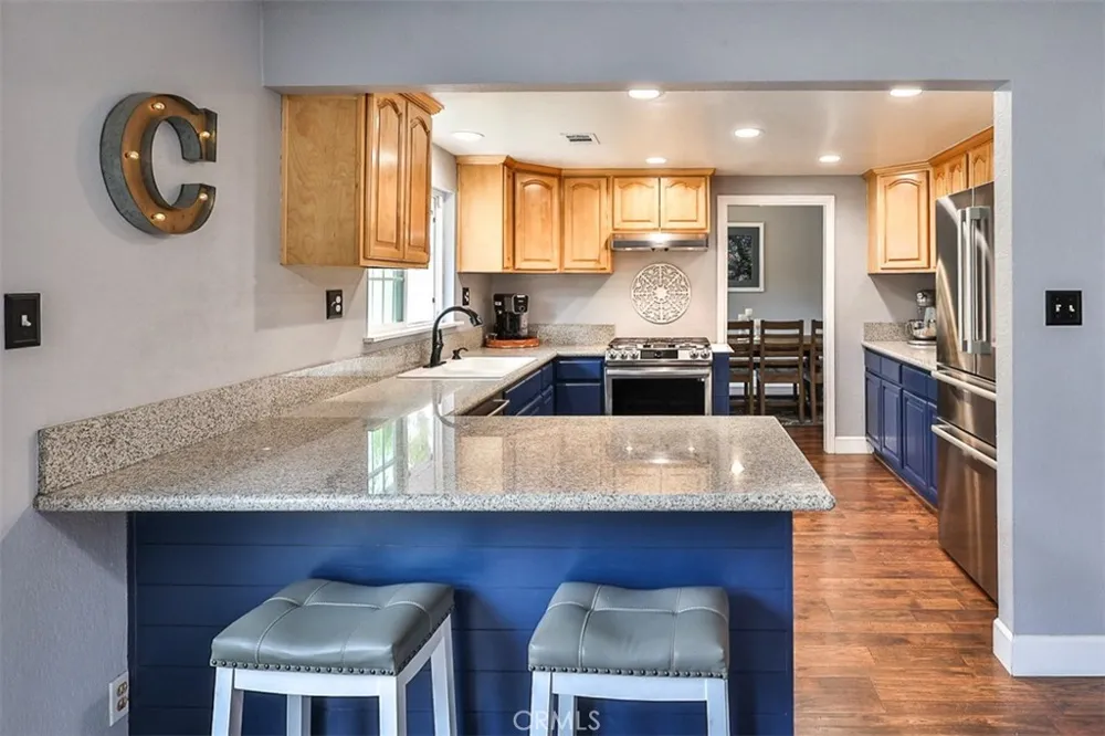 1421 E 15th Upland, CA 91786