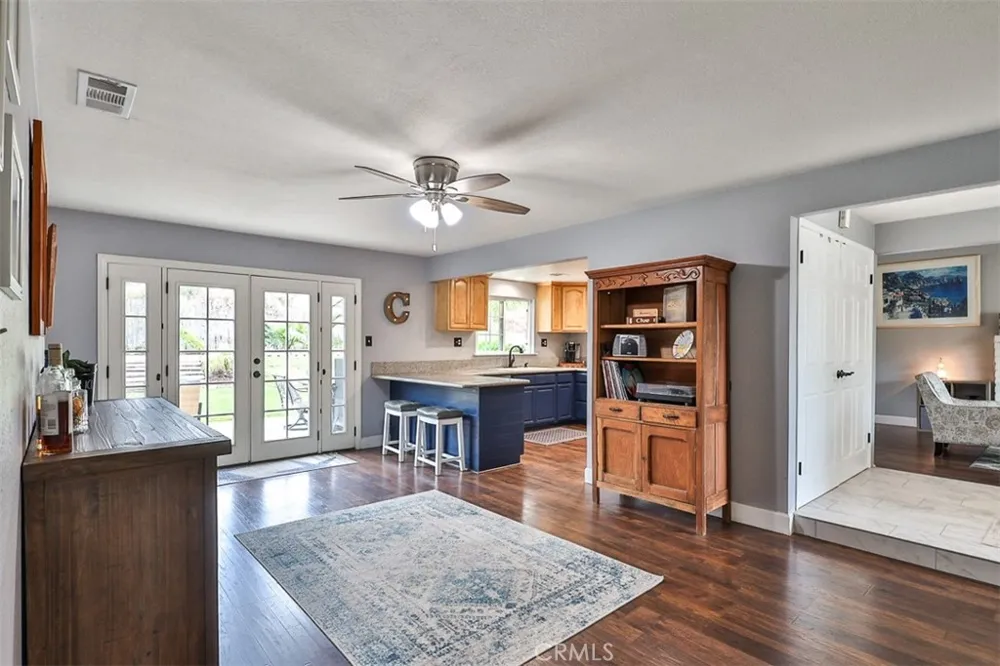 1421 E 15th Upland, CA 91786
