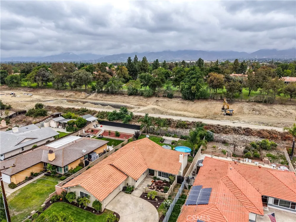 1421 E 15th Upland, CA 91786