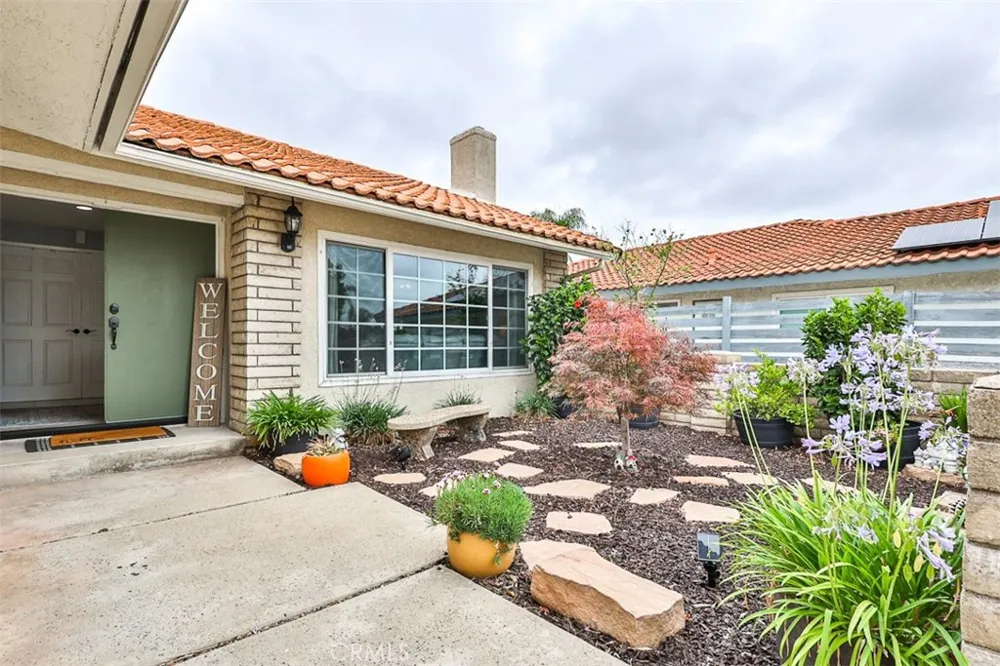 1421 E 15th Upland, CA 91786