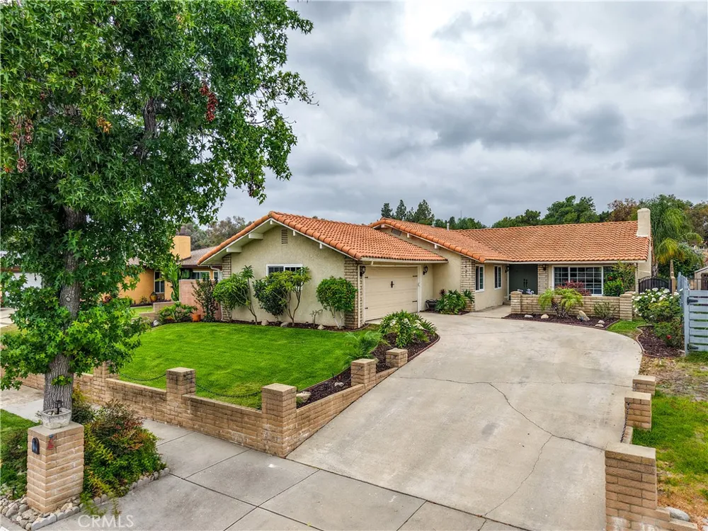 1421 E 15th Upland, CA 91786
