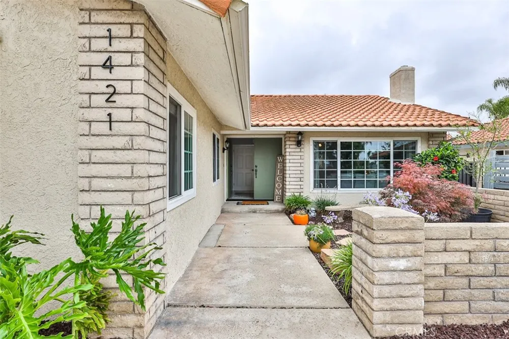 1421 E 15th Upland, CA 91786
