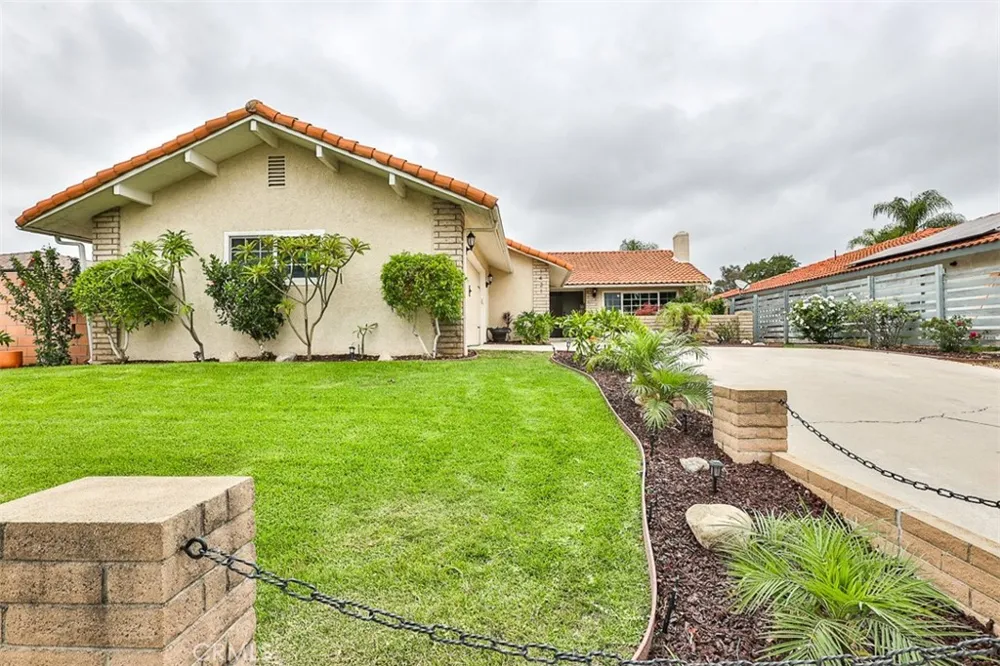 1421 E 15th Upland, CA 91786