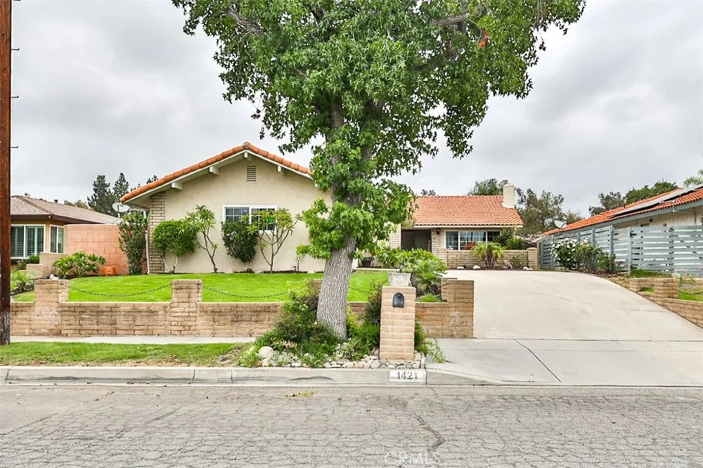 1421 E 15th Upland, CA 91786