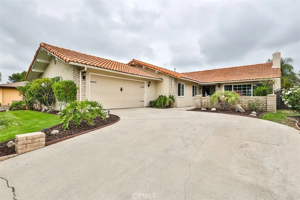 1421 E 15th Upland, CA 91786