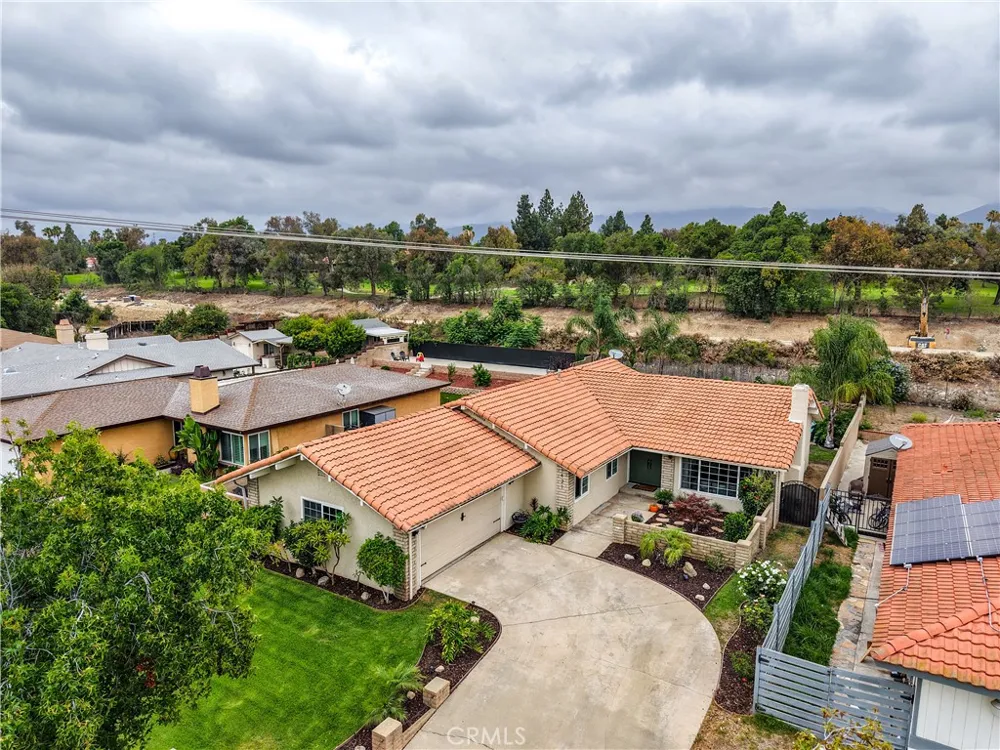 1421 E 15th Upland, CA 91786