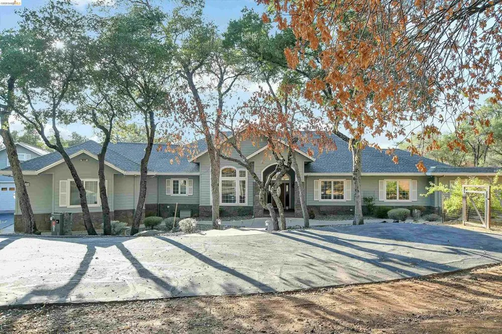 16096 Parkridge Ave Sonora, CA 95370