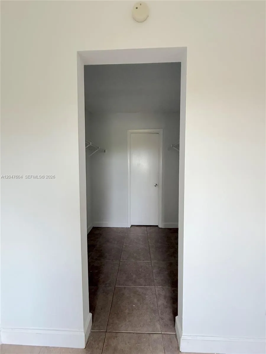 8260 SW 210th St #315 Cutler Bay, FL 33189