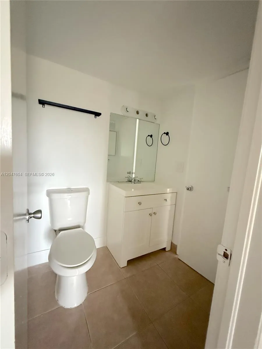 8260 SW 210th St #315 Cutler Bay, FL 33189