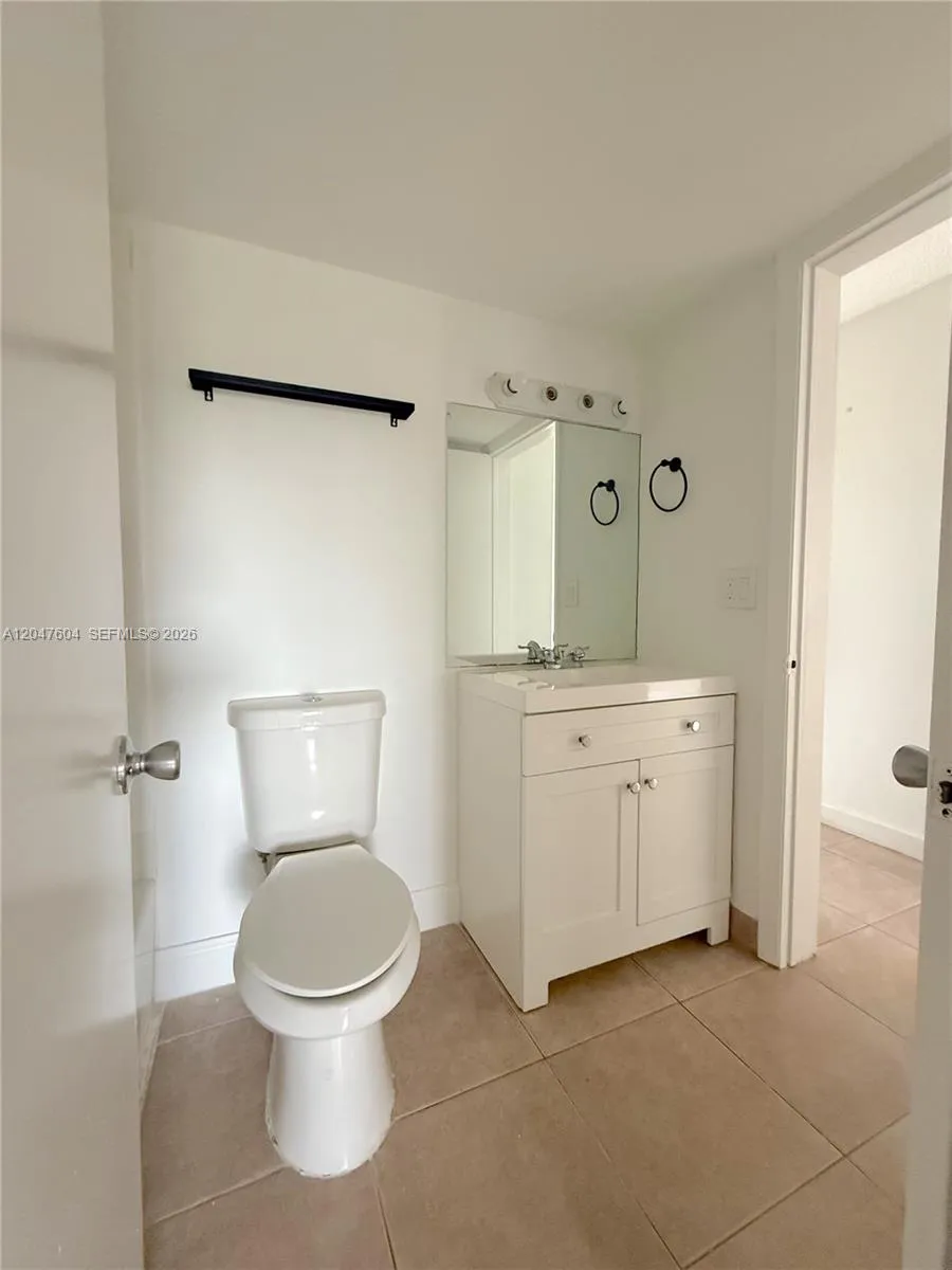 8260 SW 210th St #315 Cutler Bay, FL 33189