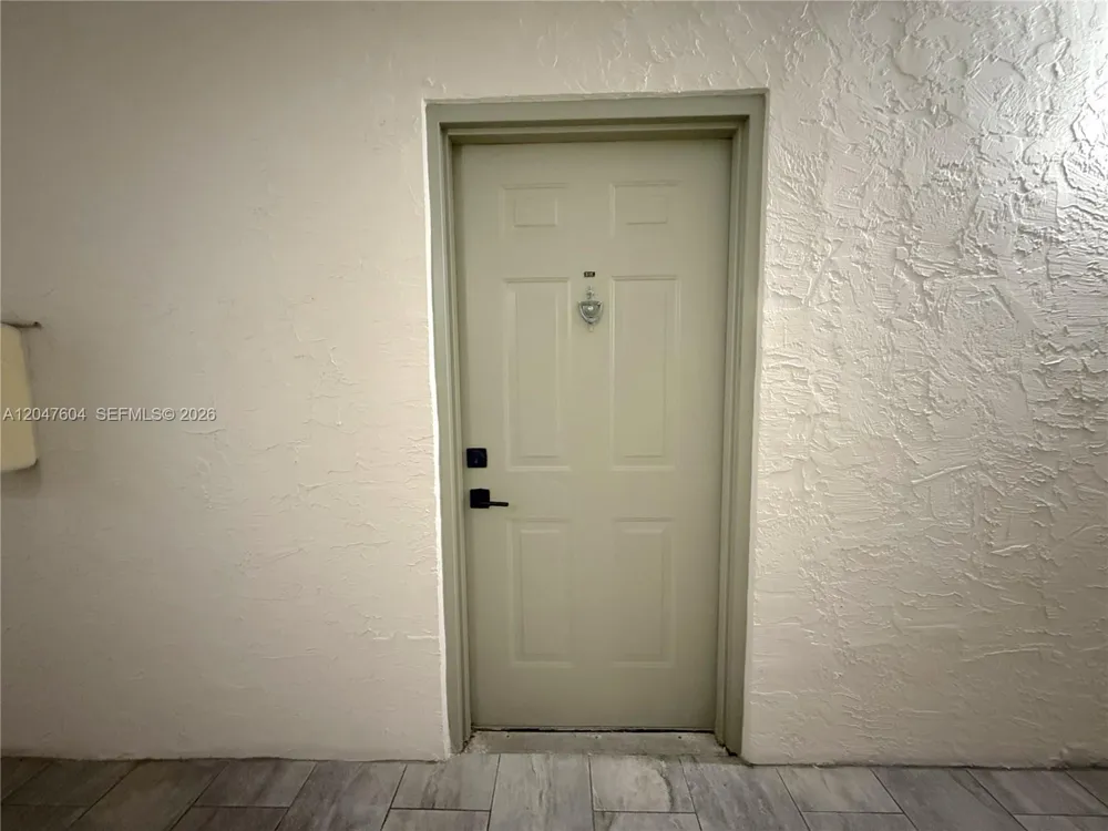 8260 SW 210th St #315 Cutler Bay, FL 33189