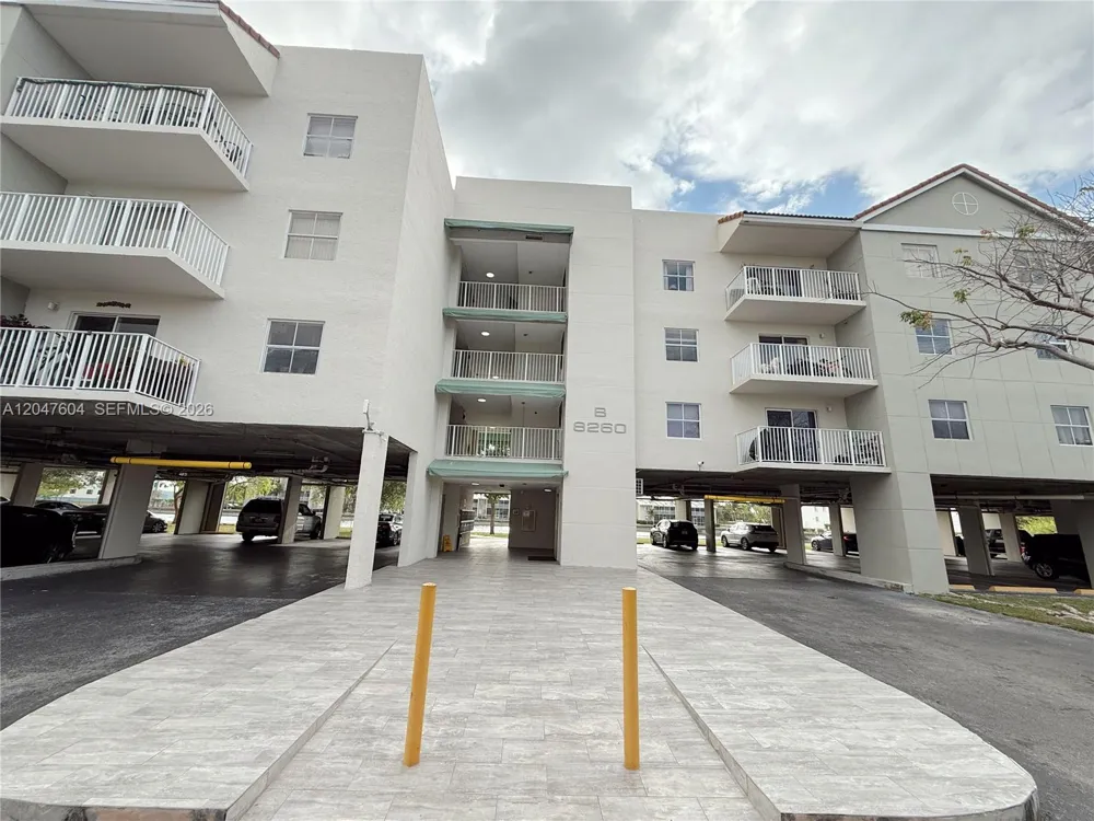 8260 SW 210th St #315 Cutler Bay, FL 33189