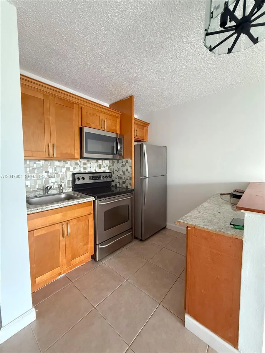 8260 SW 210th St #315 Cutler Bay, FL 33189
