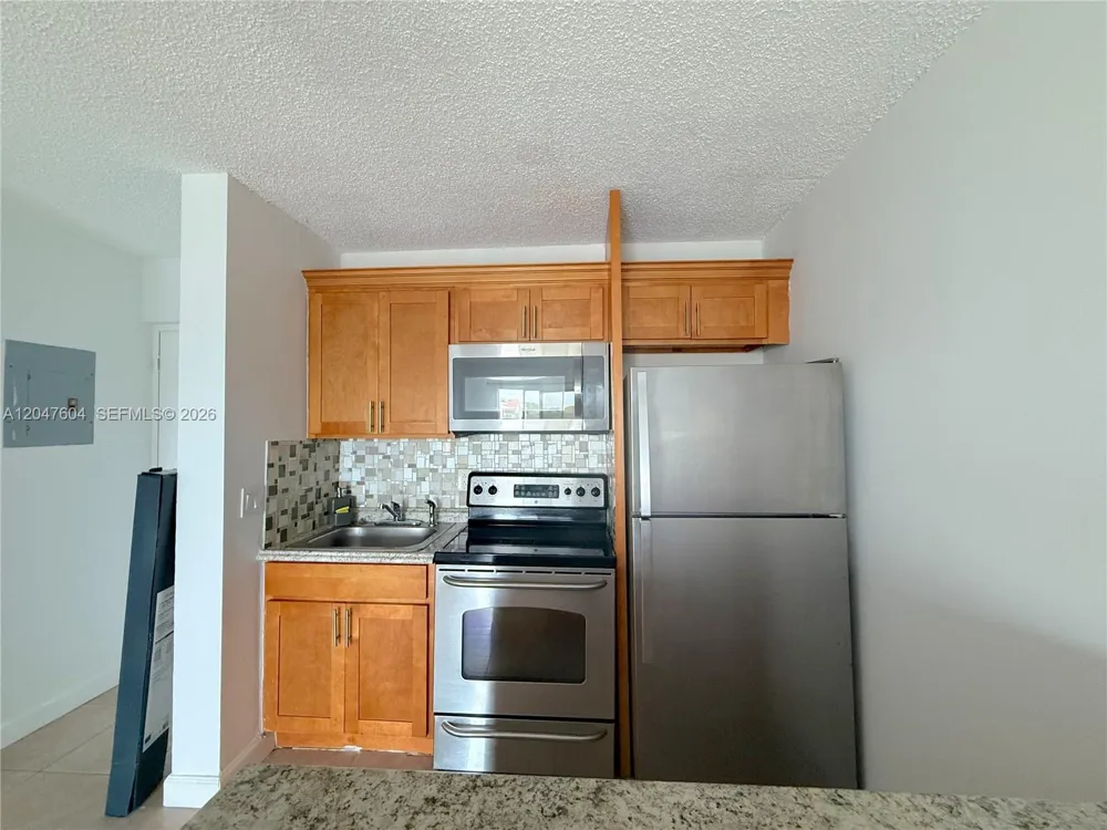 8260 SW 210th St #315 Cutler Bay, FL 33189