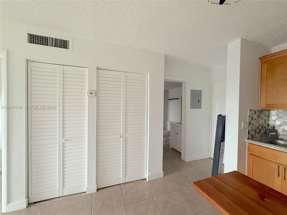 8260 SW 210th St #315 Cutler Bay, FL 33189