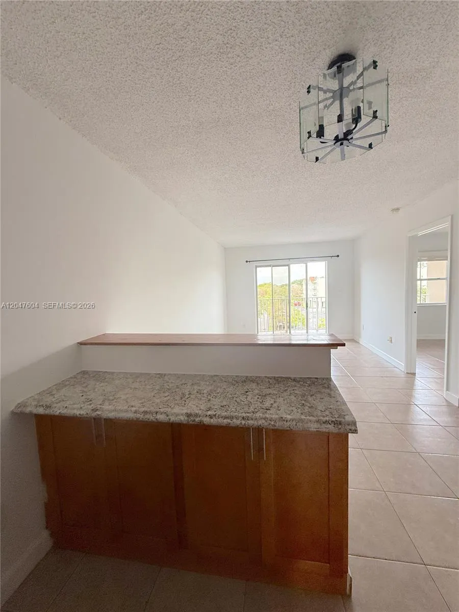 8260 SW 210th St #315 Cutler Bay, FL 33189