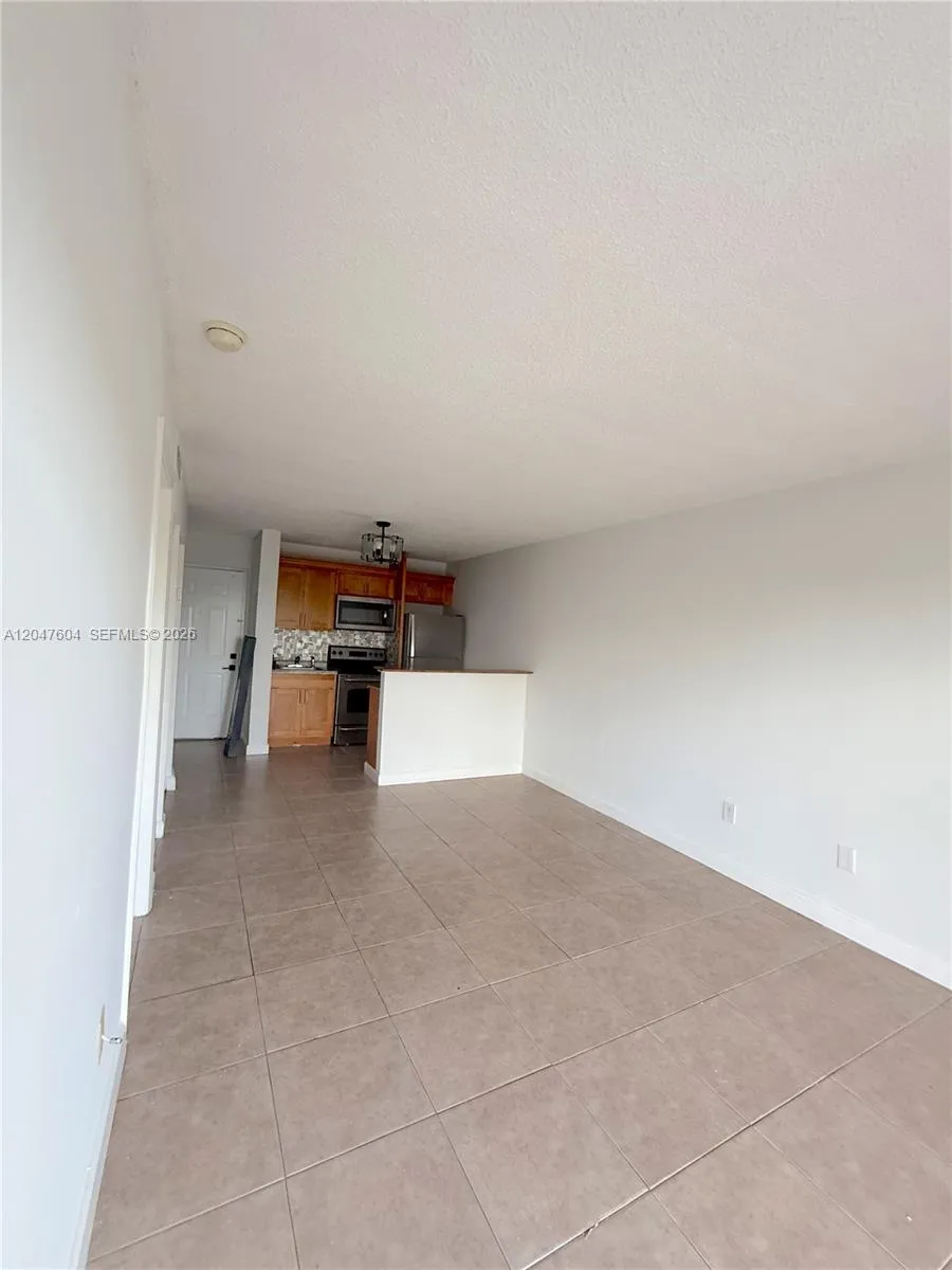 8260 SW 210th St #315 Cutler Bay, FL 33189