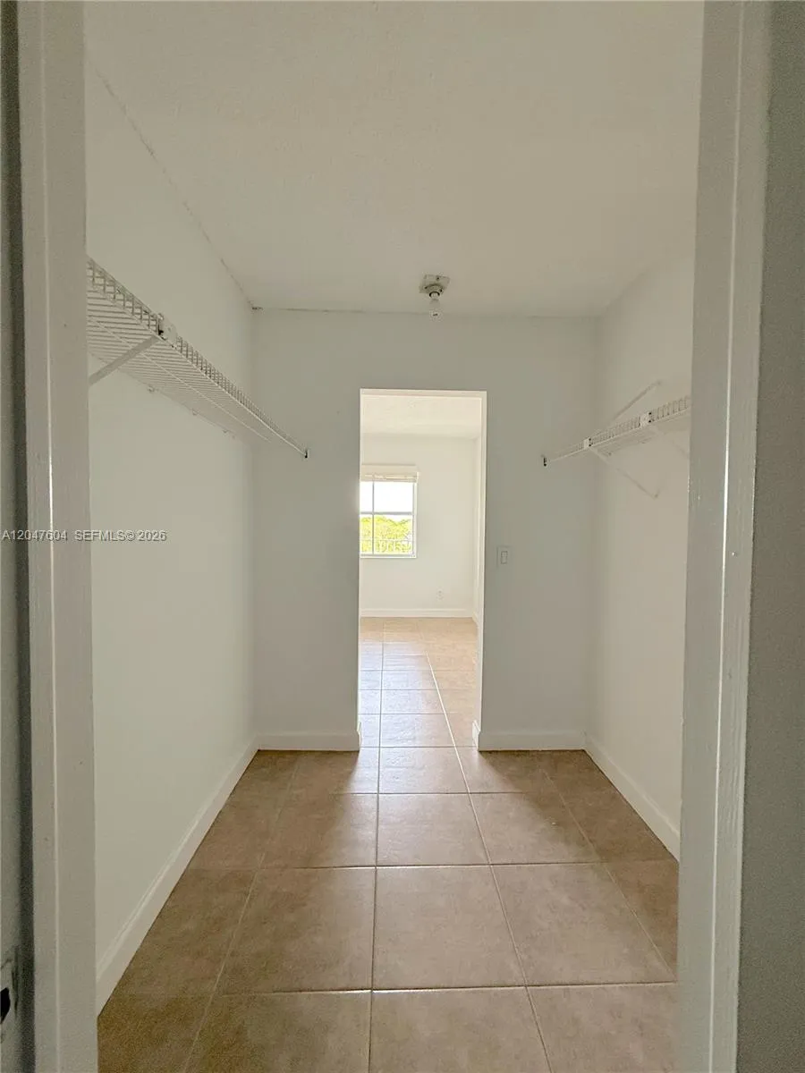 8260 SW 210th St #315 Cutler Bay, FL 33189