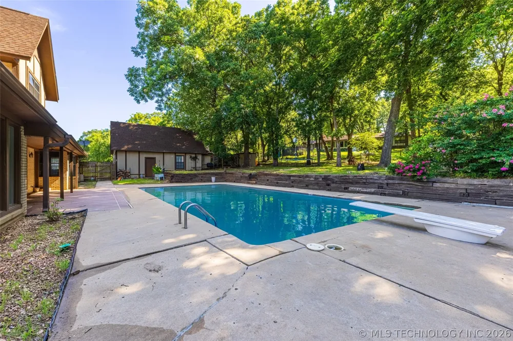 416 Timbercrest Road Catoosa, OK 74015