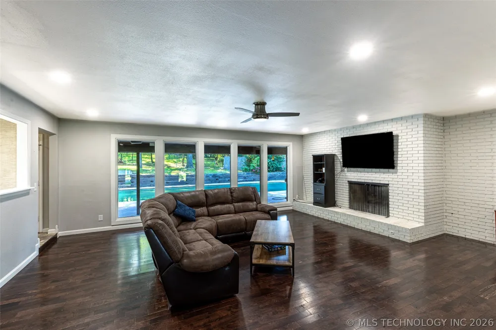416 Timbercrest Road Catoosa, OK 74015