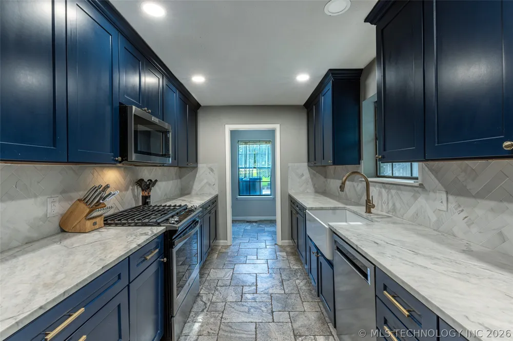 416 Timbercrest Road Catoosa, OK 74015