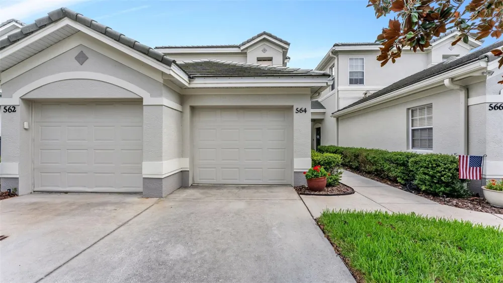 564 GRASSLANDS VILLAGE CIRCLE #564 Lakeland, FL 33803