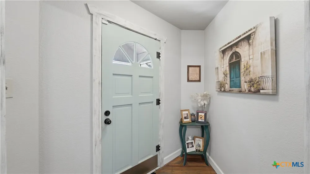 733 E Krezdorn Street Seguin, TX 78155