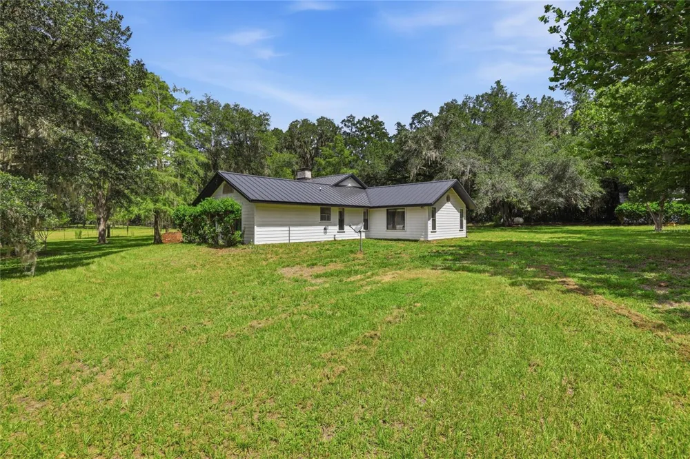 22929 E COUNTY ROAD 1474 Hawthorne, FL 32640