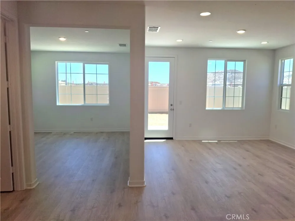 29337 Upper Creek Loop Winchester, CA 92596
