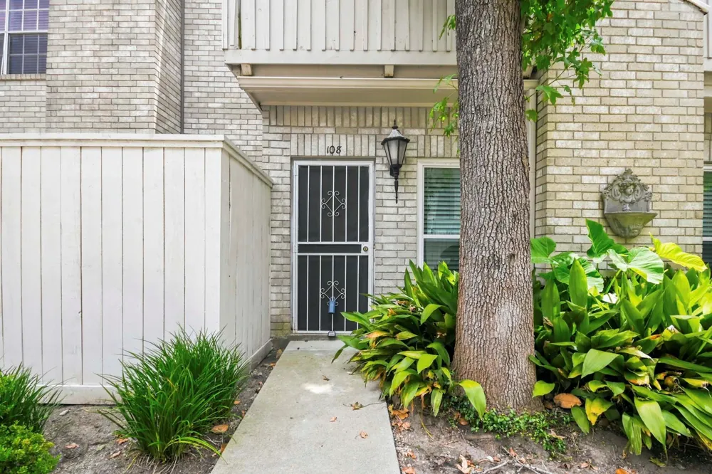 3800 Tanglewilde Street #108 Houston, TX 77063