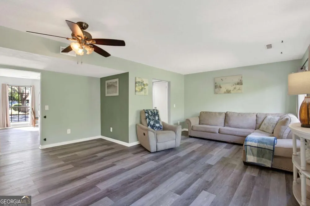 912 Pineland AVE Hinesville, GA 31313