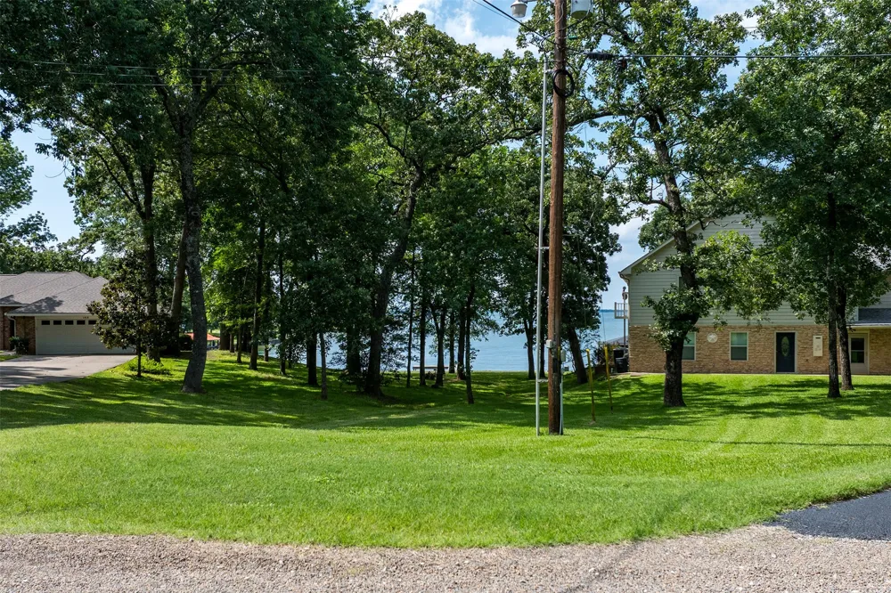 109 Lakeside Lane Streetman, TX 75859