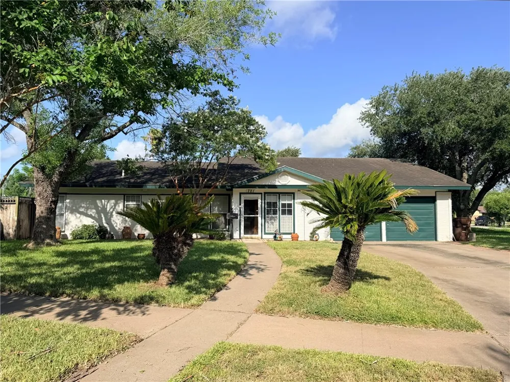 721 Santa Anita Drive Kingsville, TX 78363
