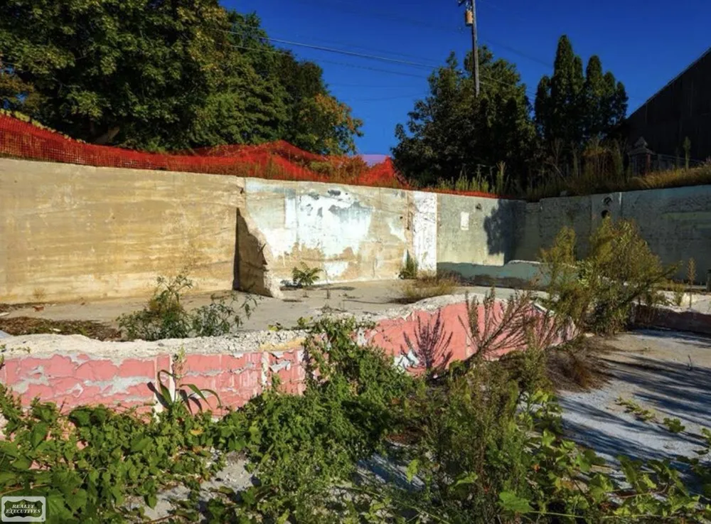2548 Military Street Port Huron City, MI 48060