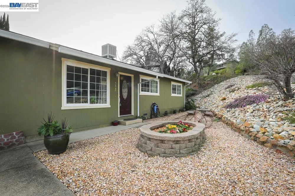 3345 Oakwood Place Redding, CA 96001