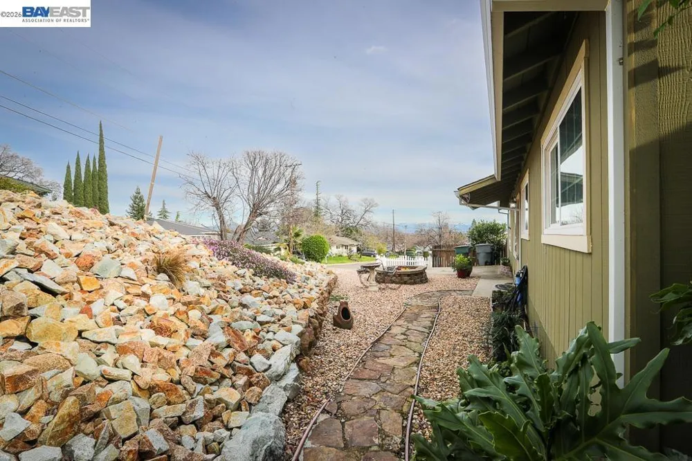 3345 Oakwood Place Redding, CA 96001