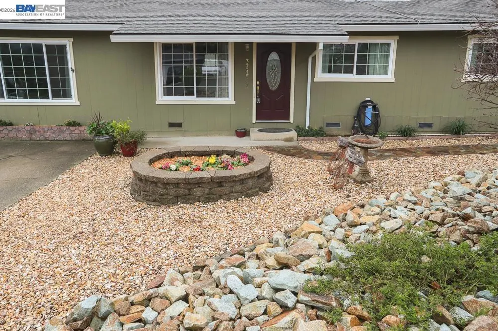 3345 Oakwood Place Redding, CA 96001
